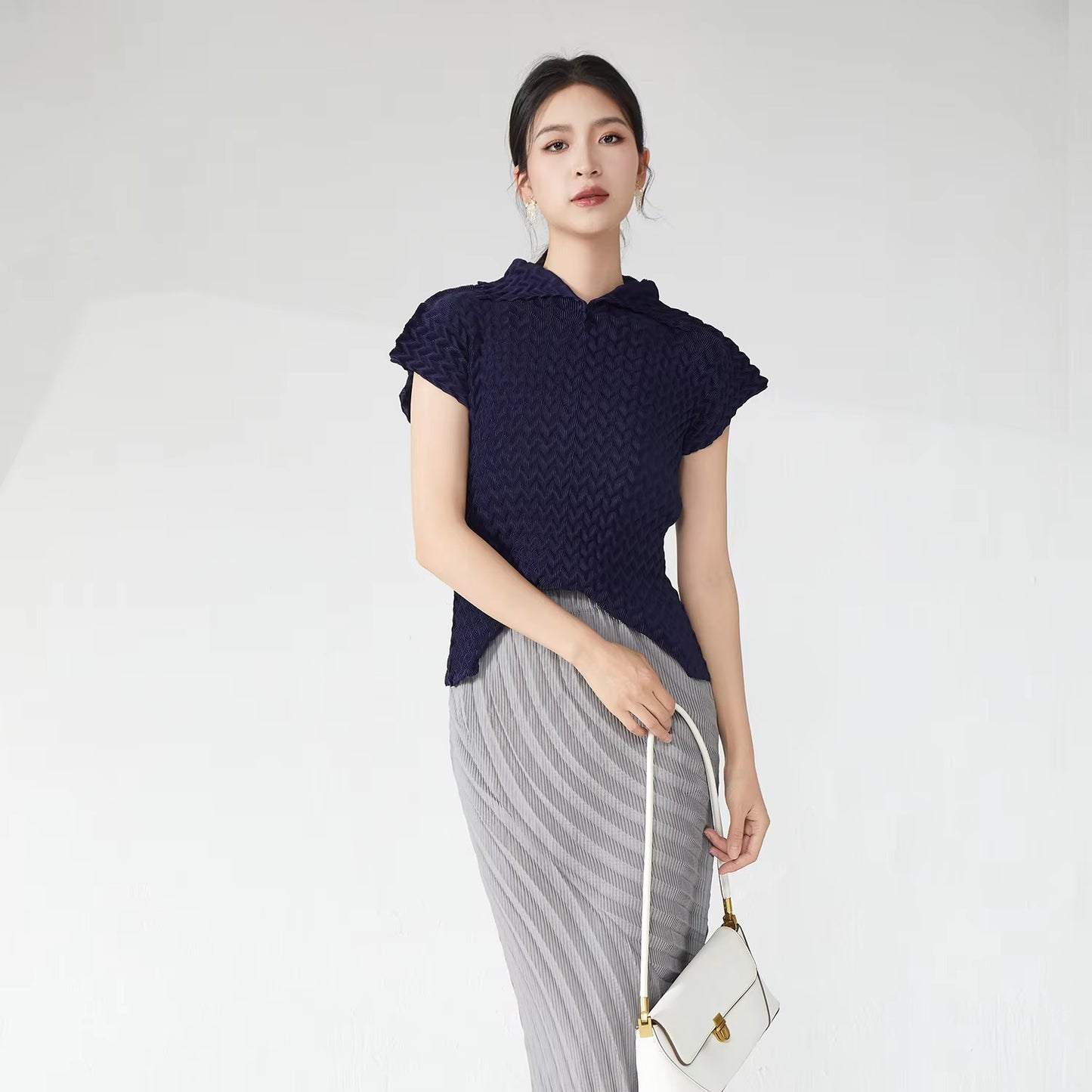2025 Summer Miyake Pleated Short-Sleeve Top – Lapel, Solid Color, Elegant