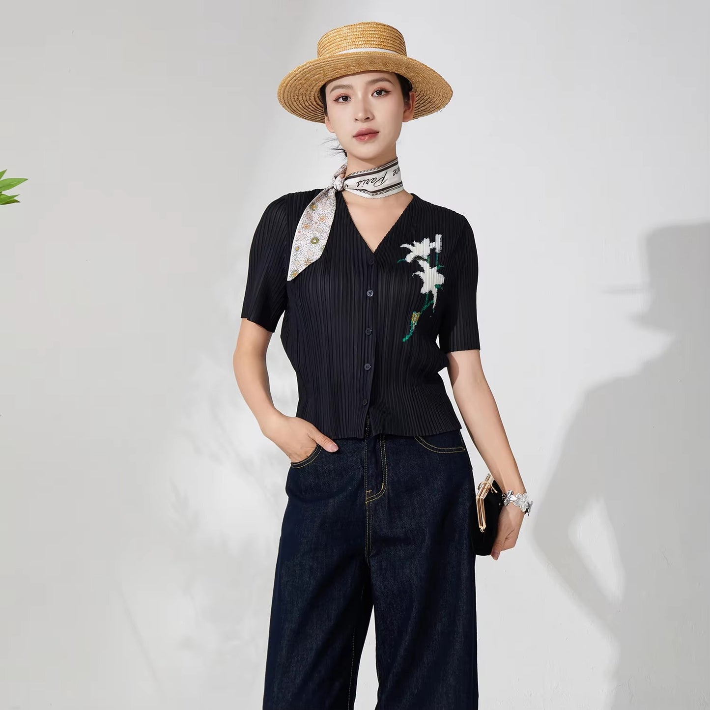 Wholesale Women's Short-Sleeve T-shirt – Black, Printed, Pleated, Summer Fashion, Cardigan Style