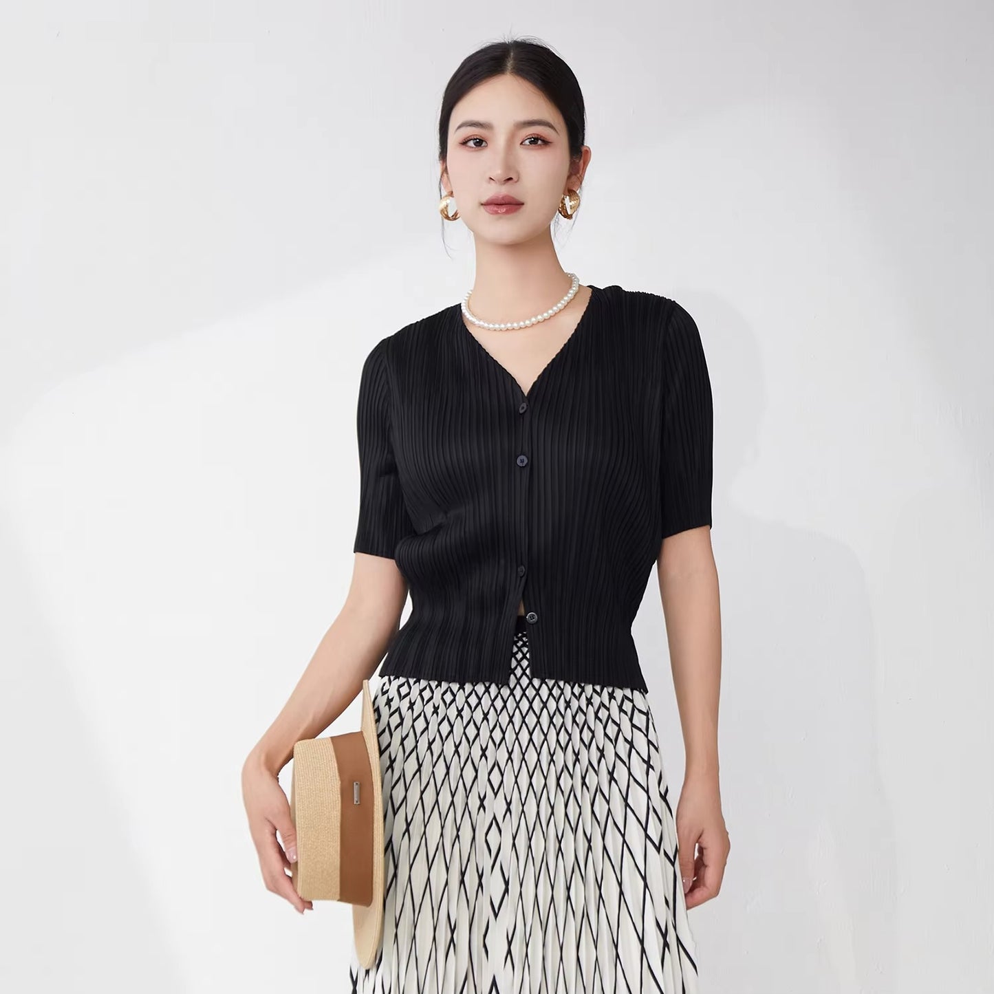 2025 New Women's Pleated Tops – Loose, Solid Color, Short-Sleeve, Casual, Cardigan Style