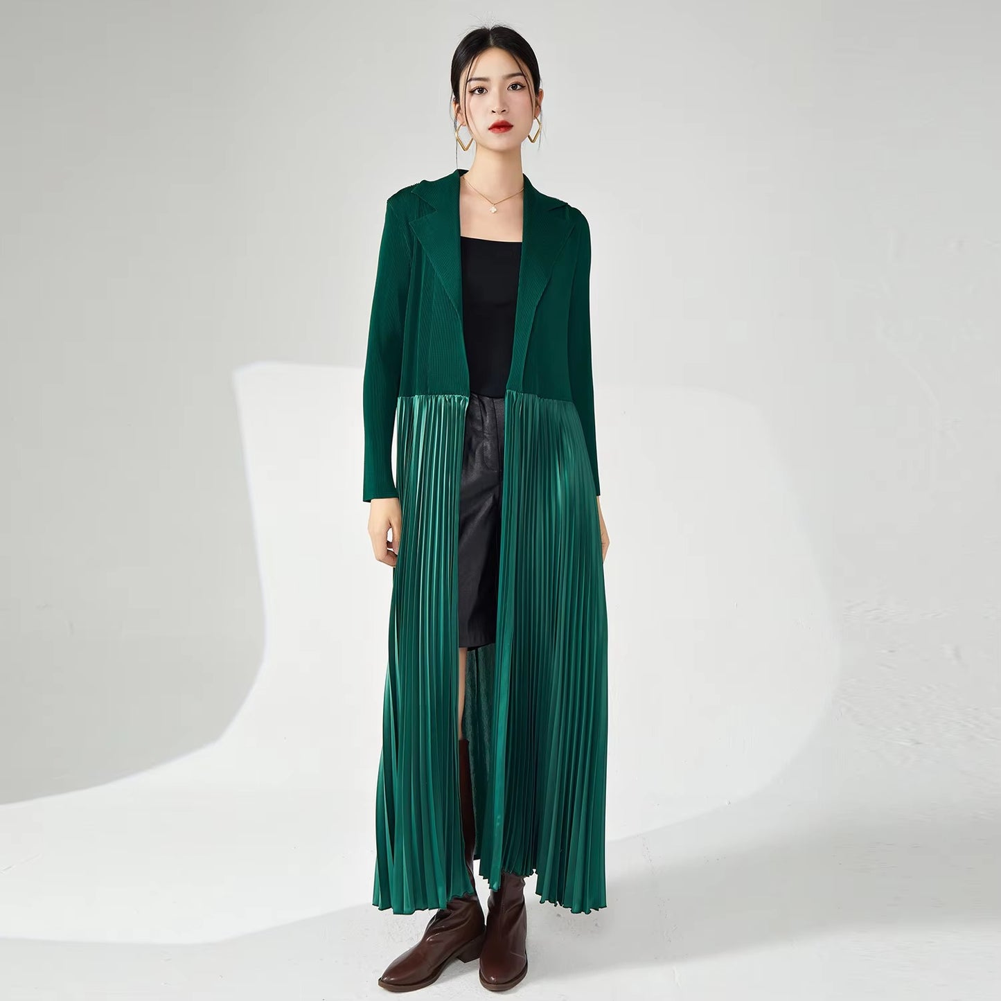Women's New British Style Winter Coat – Elegant, Long-Sleeved, Pleated, Lapel, Lace-Up, Customizable