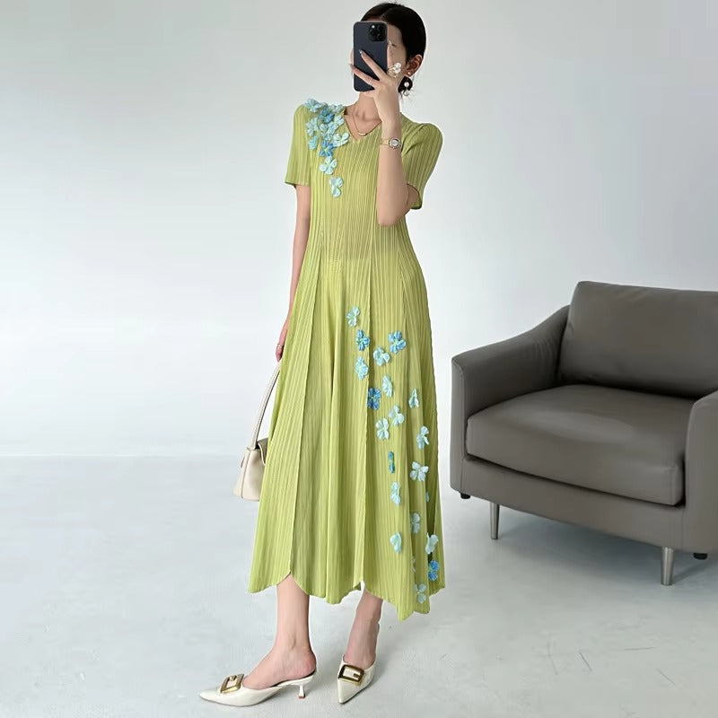 2025 Summer Women's Light Luxury Pleated Dress – 3D Embroidery, Loose Casual
