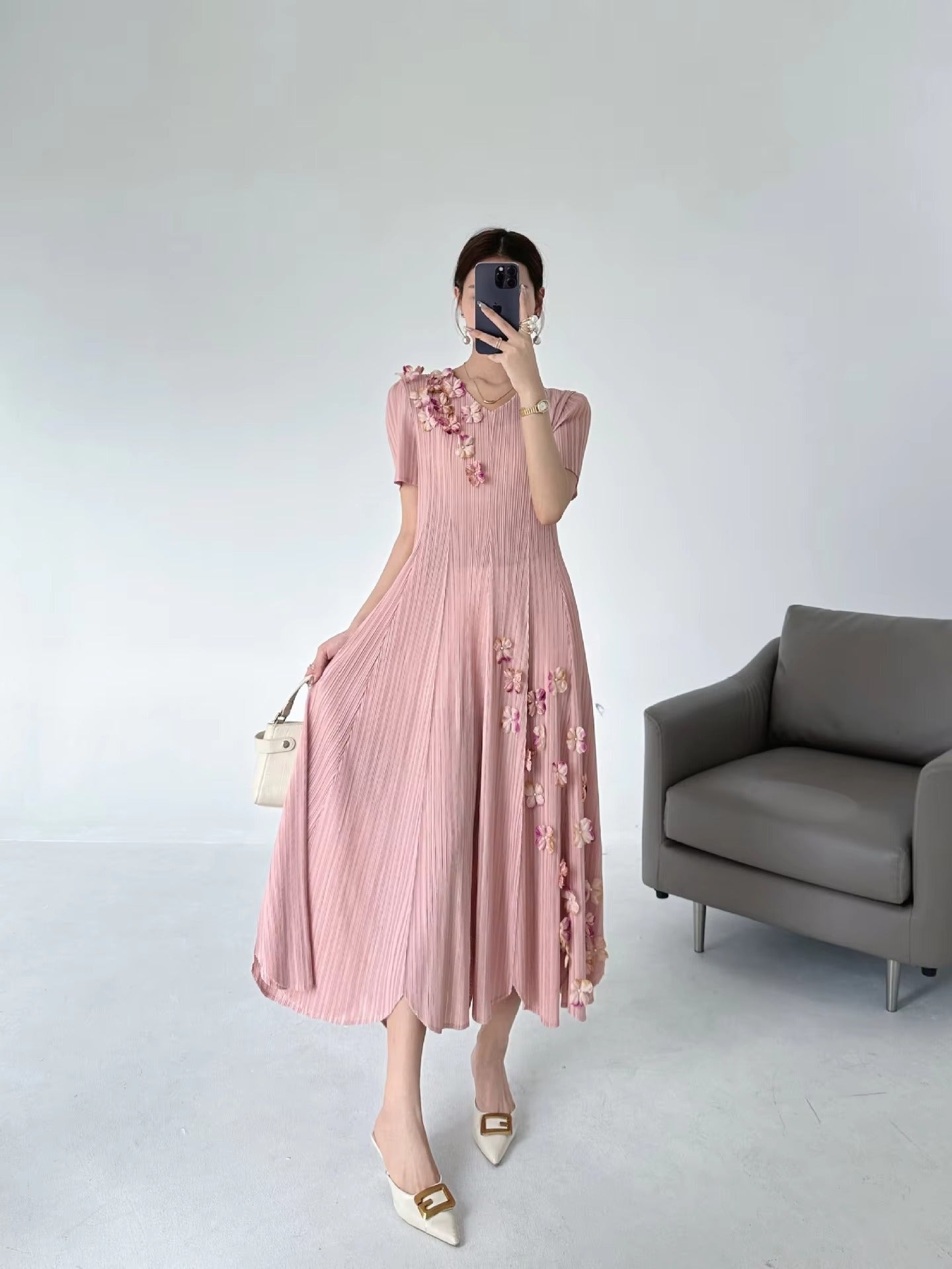 2025 Summer Women's Light Luxury Pleated Dress – 3D Embroidery, Loose Casual