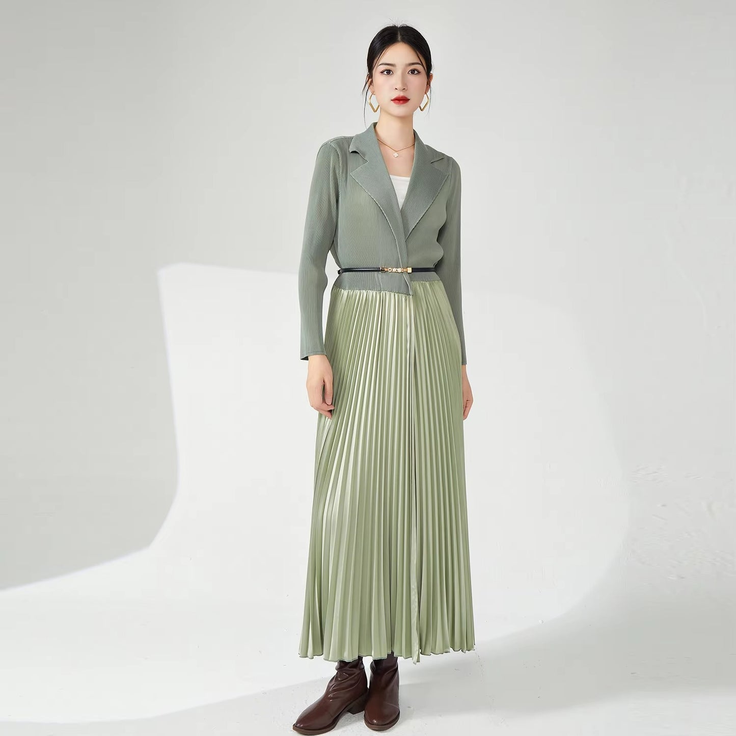 Women's New British Style Winter Coat – Elegant, Long-Sleeved, Pleated, Lapel, Lace-Up, Customizable