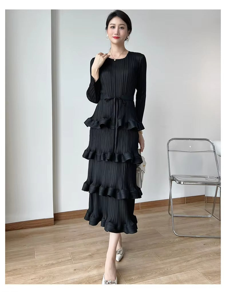 2025 Autumn New Women's Dress – Advanced Design, Layered Pleats, Belted, Age-Defying, Niche Style, Natural Waistline
